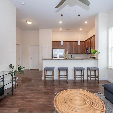 Laid Back 1Br W Comfy Living Room And Bar Charlotte Esterno foto